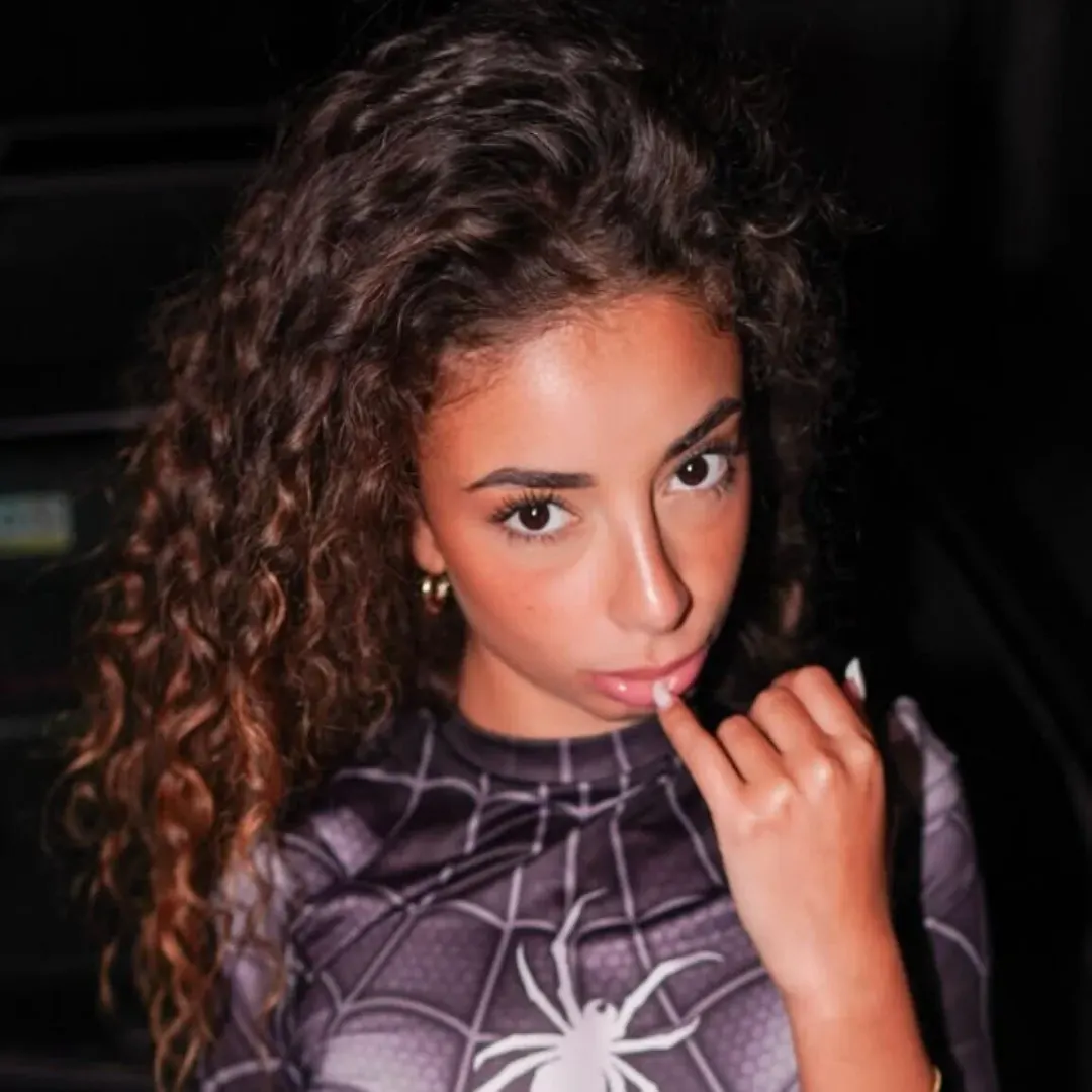 Naomi, foto 1